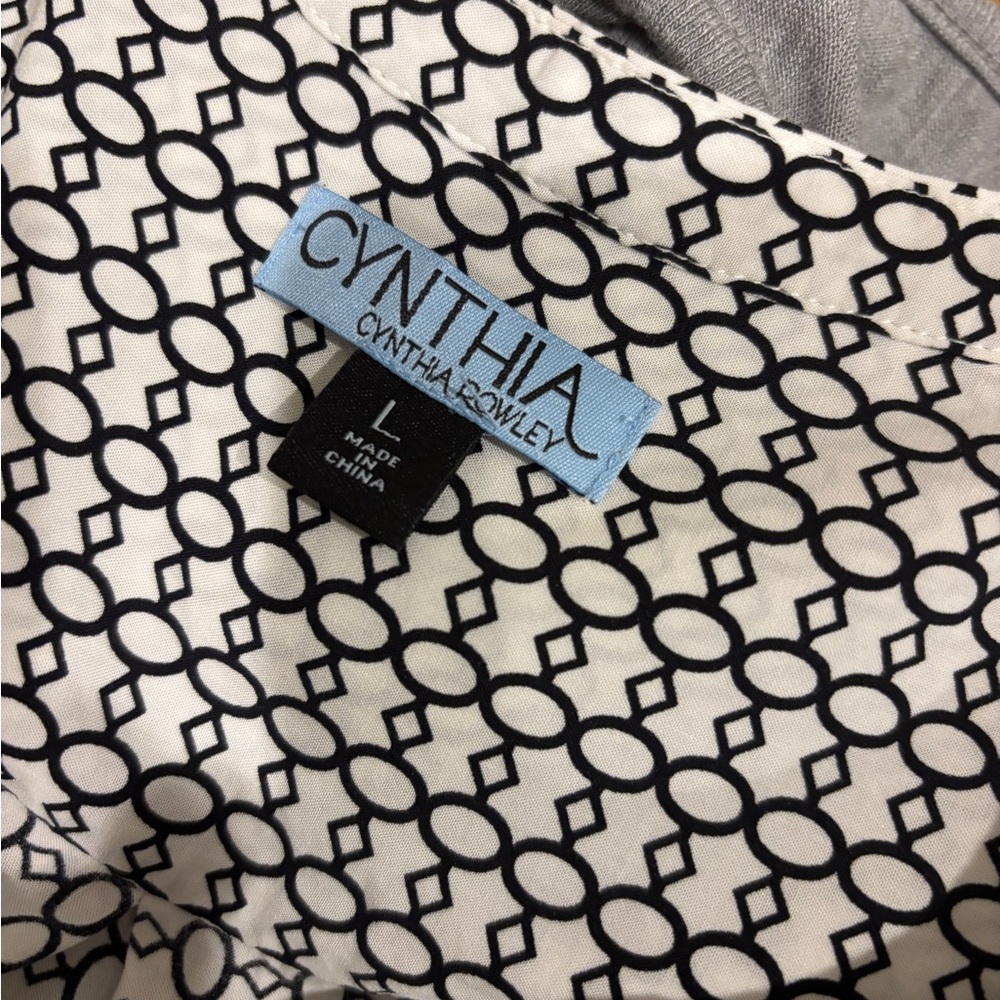 Cynthia Rowley Black & White Geometric Print Button up Blouse sz L - Picture 3 of 7